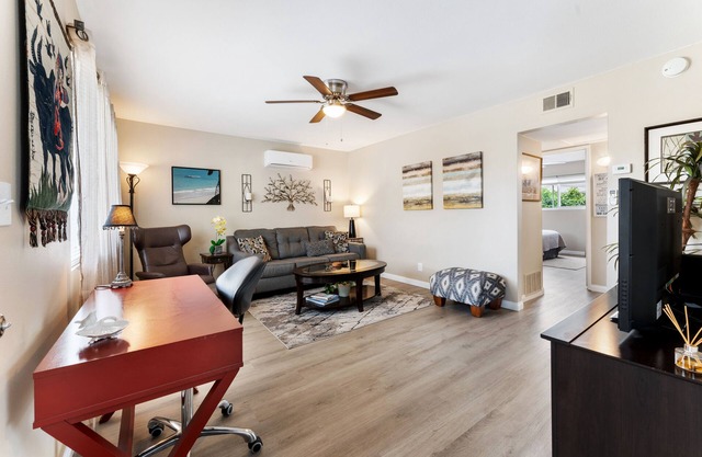 Remodeled Home in Oceanside Near Beach, Shopping & Restaurants