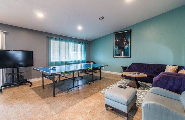 Remodeled House 10 guests In front of Golf Course