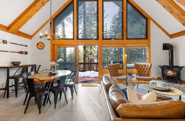 Remodeled Lakeview Cabin for 10 HotTub