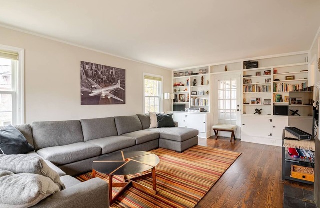 Remodeled, Updated, Perfect Location Next to Downtown/PSU!