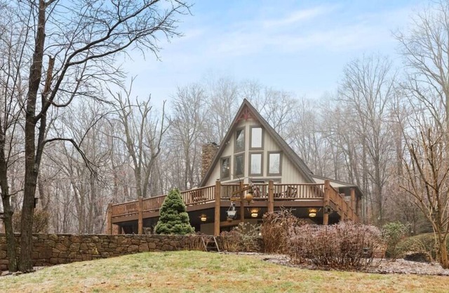 Remote Cozy Getaway in the Woods