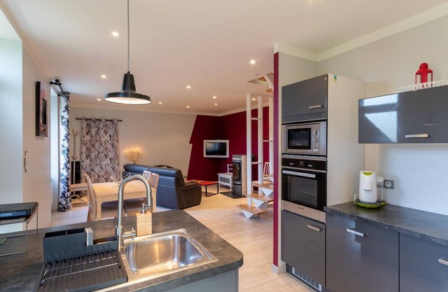 Renovated house with garden near the Saône