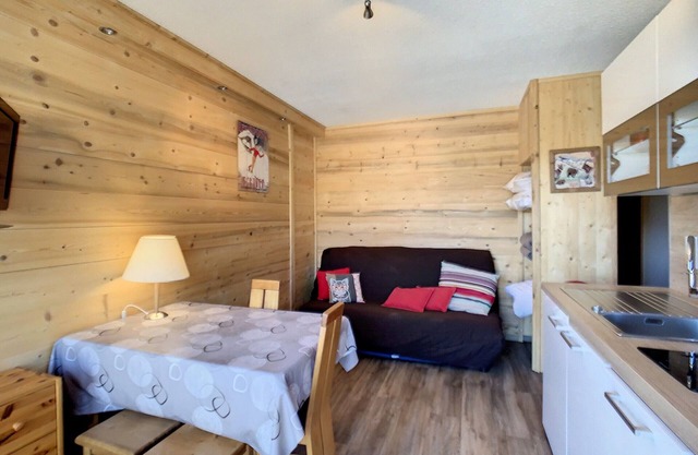 Renovated 2-star studio, 4 pers, parking, La Toussuire