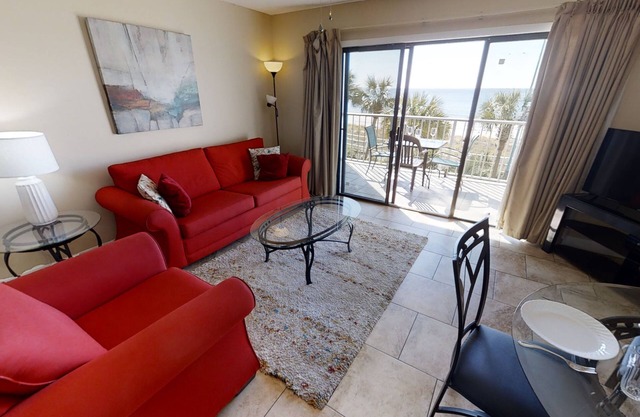 Renovated 3rd floor w/Gorgeous view! Free round of Golf & Activities Daily!