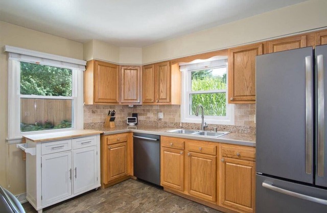 Renovated 4 BR Home Near Madison