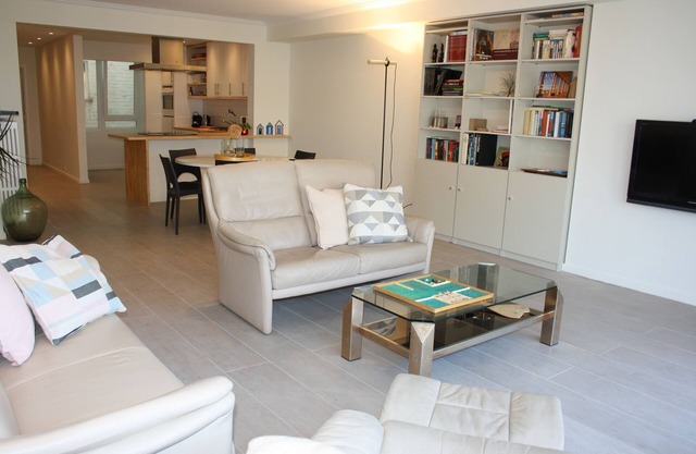 Renovated apartment (115m²) in the heart of Knokke at 750m from the beach