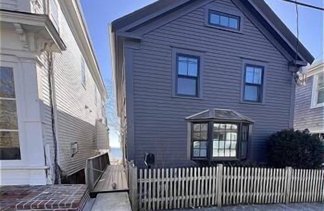 Renovated Apartment on Commercial Street (2399)