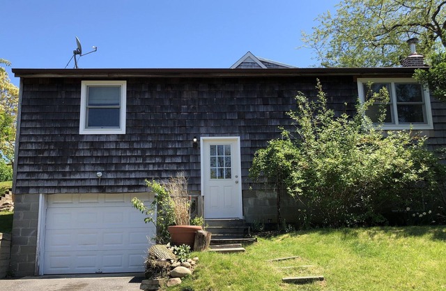 Renovated Beach Cottage ~ Walk/Bike To Montauk Village