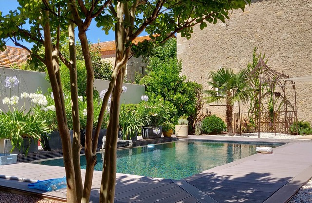 Renovated chapel, private pool, A/C, next Canal du midi