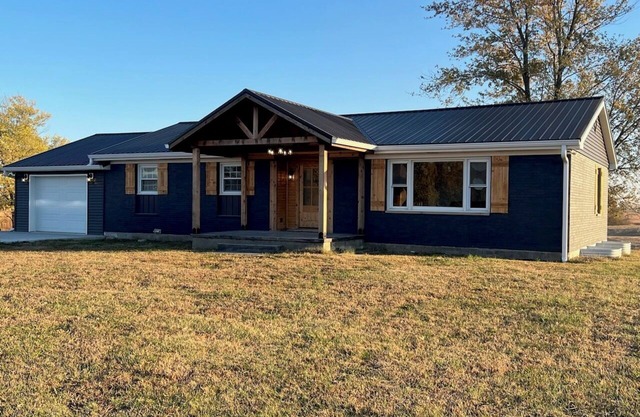 Renovated Farm House Style Ranch, 4 Bedroom 3 Bath, Peaceful Country Lane.