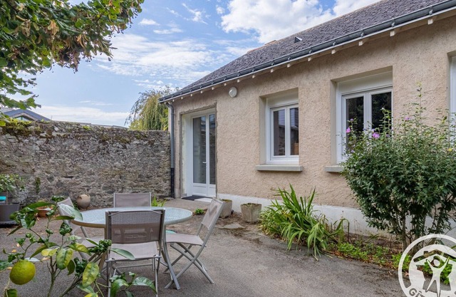 Renovated house with garden near Angers