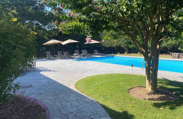Renovated Haven for Multi-Generational Family Vacations Near Bay & Ocean