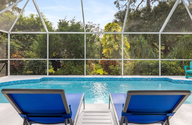 RENOVATED HOME WITH HEATED POOL LESS THAN 2 MILES TO NOKOMIS BEACH!