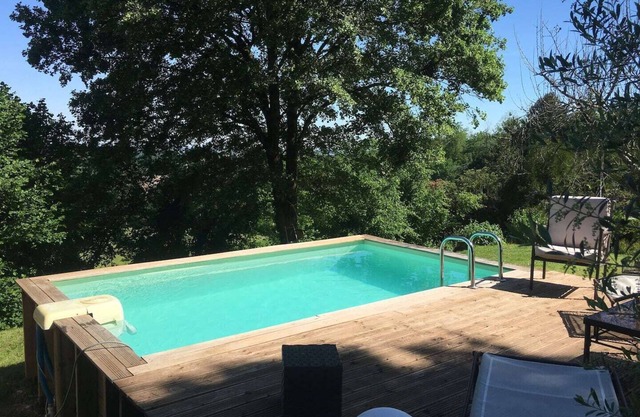Renovated house with swimming pool, close to hiking trails