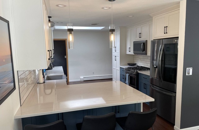 Renovated Lake Home! Large Private Deck, near City Center/Hospital
