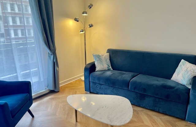 Renovated Large Studio Apartment with balcony/terrace close to UNESCO, Invalides