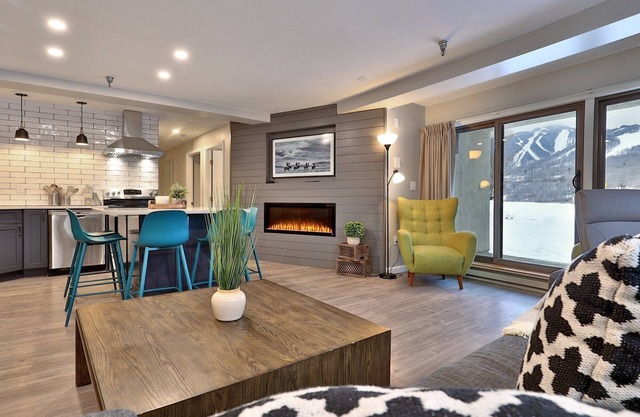 Renovated. Mountain Views. Steps to Killington. Discounted Ski Rentals. 3C16