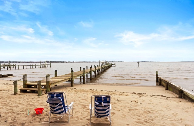 Renovated River House l Private Beach and Dock l Unforgettable Views