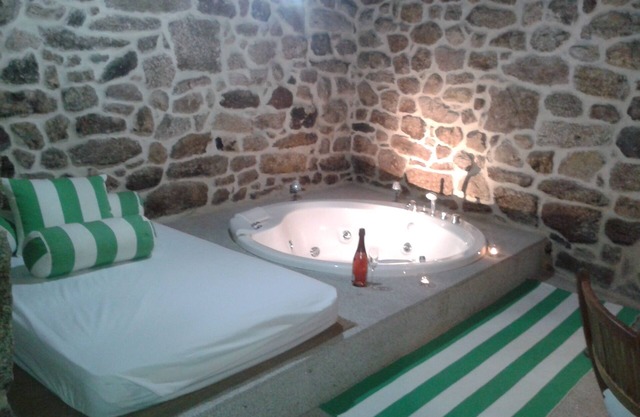 Renovated Stone House, in the Ribeiro region, ideal family and friends