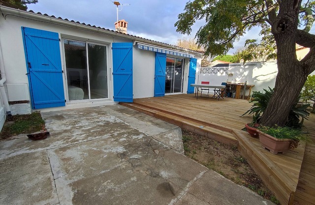 Renovated Villa 150m from Beach with A/C, WIFI & Terraces