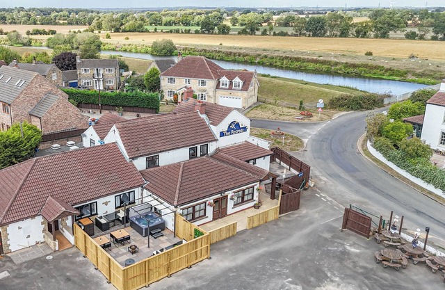 Rent a pub - The Cosy Tap - At the Retreat