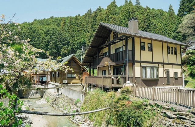 Rent a spacious log house for yourself Enjoy a co/Kinokawa Wakayama