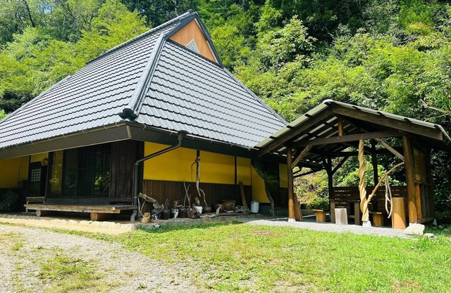 Rent an old mountain village house with a thatched/Ito-gun Wakayama