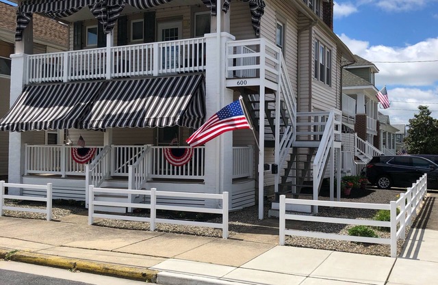 Reserve your stay at America's favorite resort.nSummer 2025 is now available!