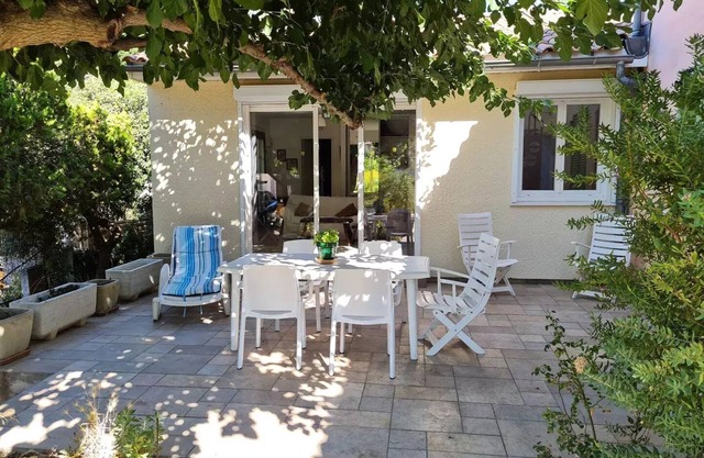 Residence 929-st Mandrier Sur Mer - 3 bedroom villa in the centre of Saint Mandrier village