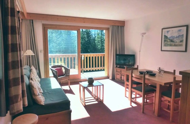 Residence Les Dauphinelles - 2 rooms cabin for 4/6 people located in Méribel Altiport near the ski slopes and golf