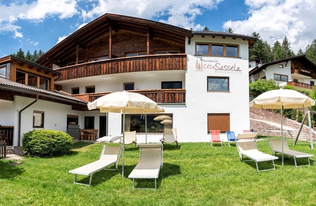 Residence with indoor pool and sauna in a unique and quiet location