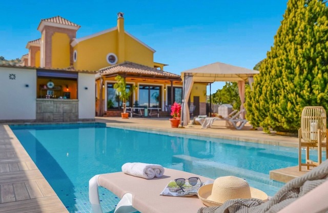 Residencial Las Torrecillas, Casa 15 Puente Genil by Ruralidays