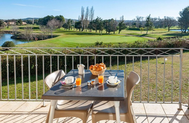 ResidHotel Golf Grand Avignon
