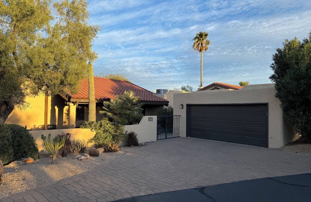 Resort Casita in the Boulders - gorgeous views of both the sunrise and sunset!