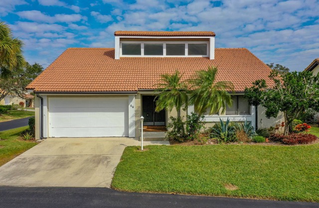 Resort Home w/Lanai - 1 mile from Shark Tooth Beach!
