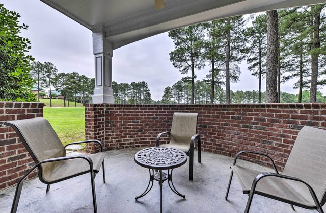 Resort-Style Condo/Suite on Golf Course w/Pool!