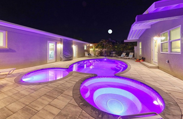 Resort-Style Ground Floor Suite On Vista Lake, Heated Pool & Spa 🦤