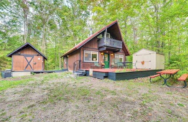 Resort-Style Perks - Cabin in Lakes of the North!