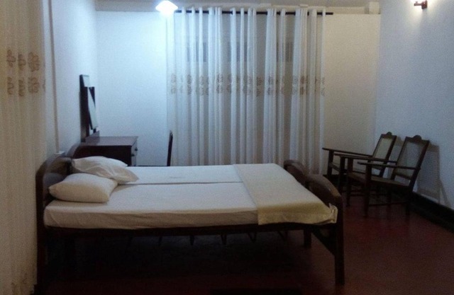 Rest House ( තානායම )