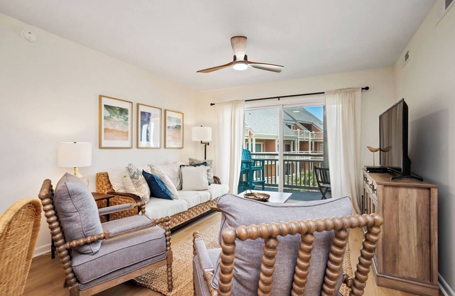 Resting Beach Face: Ocean View Condo with Community Pool Near Golf Course