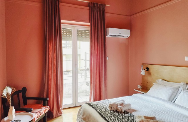 Restored 3-bedroom apartment minutes from Acropolis, steps from Metro