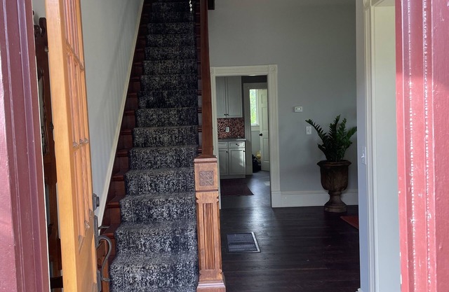 Restored Victorian, 10 minutes to downtown or OHSU