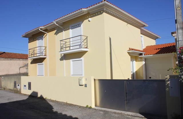 Retiro da Atafona Beach Pool House (Yellow)