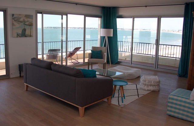 “Retour de Plage” spacieux, spacious and bright sea view.