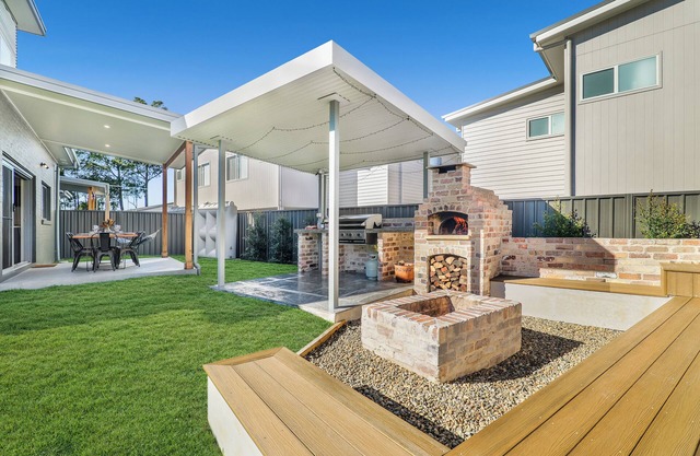 Retreat at Woodland - Entertainers Delight with BBQ, Pizza Oven & Firepit.