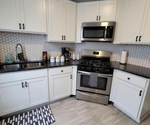 Retreat Suite 4 - Downtown Getaway