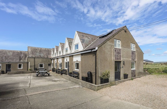RHIW - 1 TY'N DON, pet friendly, with a garden in Abersoch