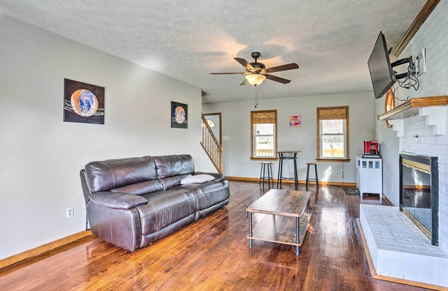 Richmond Area Home w/Game Room & Patio!
