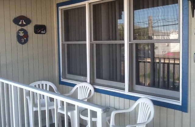 Right at the Beach & Boardwalk ramp with Heated Pool & Hot Tub in Ocean City