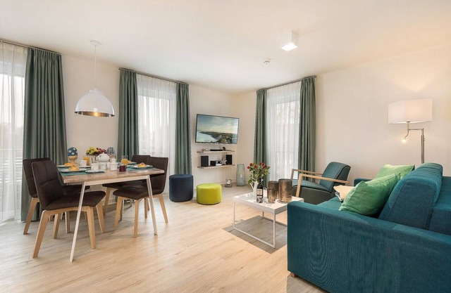 Right in the center of Prerow, this suite with sauna and fireplace is located in the H